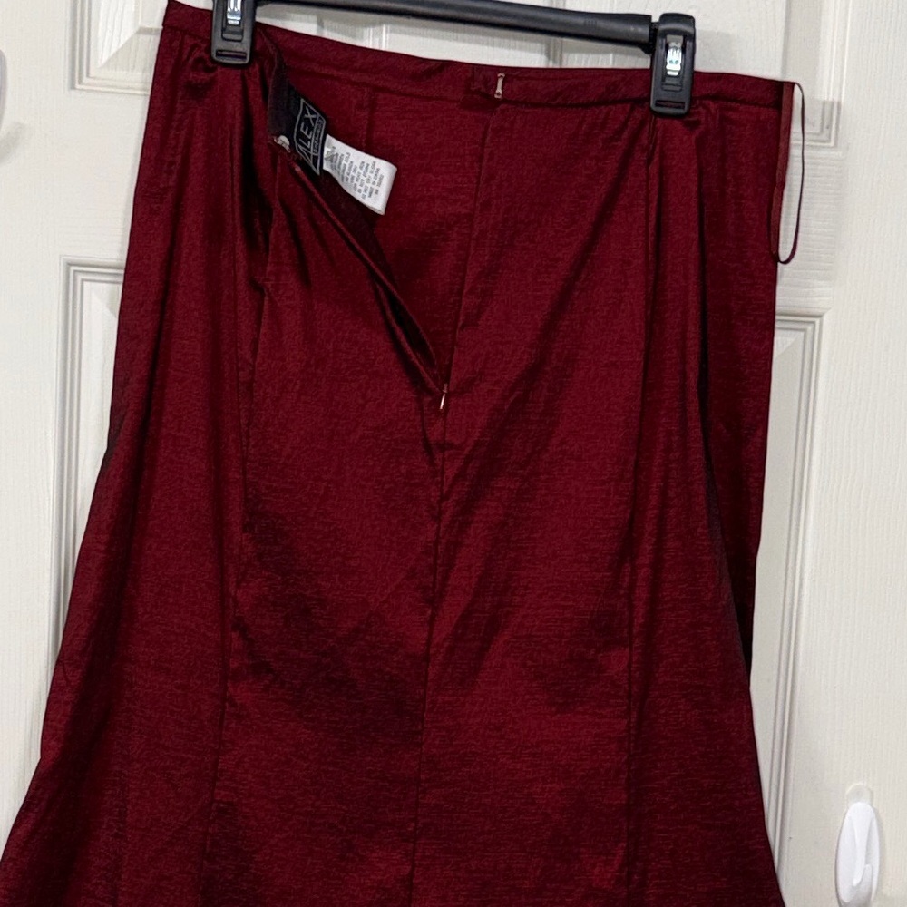 Alex Satin Deep Burgundy A-Line Maxi Skirt Quiet Luxury Cocktail Party Wedding - Picture 4 of 10